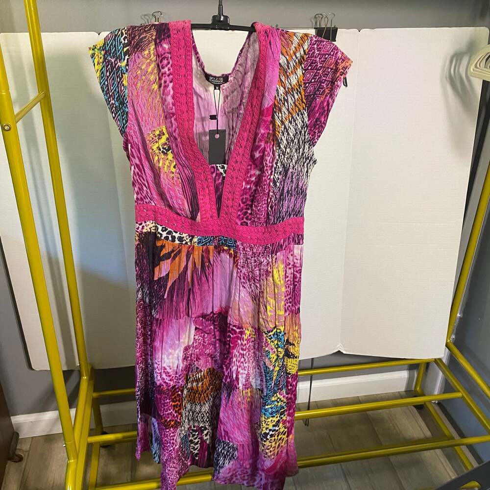 Spy Zone Exchange Size M‎ Floral Print  Dress NWT